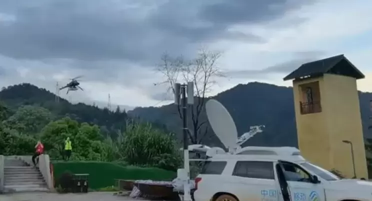 Acil destek afet bölgesi iletişim acil onarımı! Acil durum insansız helikopterleri Shaoguan'da sahada