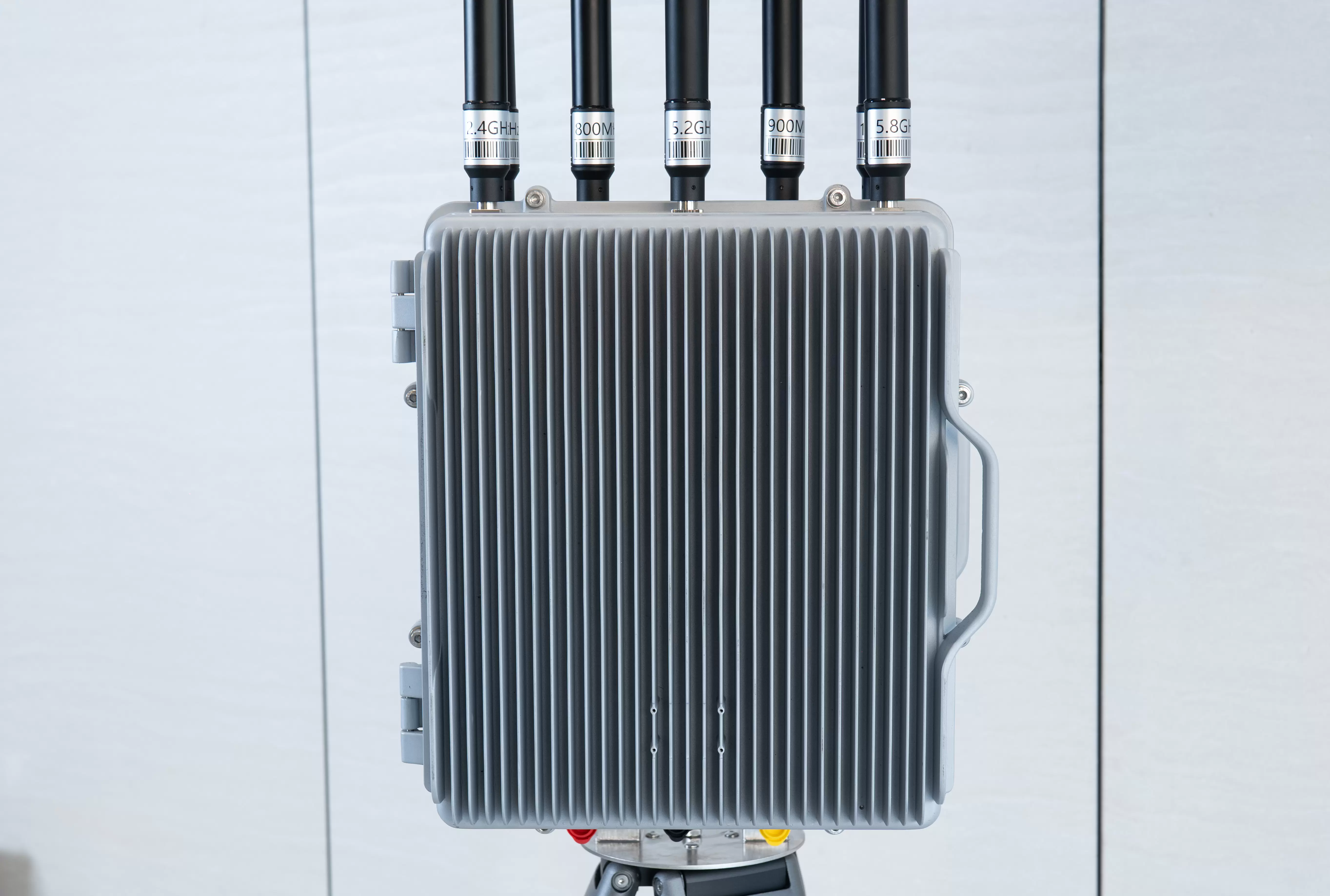 DR200-AB(c) Sabit İHA Algılama, Karıştırma ve Sahtecilik Entegre Ekipmanı